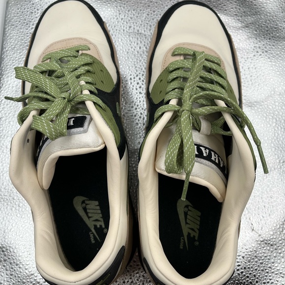 Nike Air Max 90 Lahar Size 11 CI5646 200 - Picture 9 of 9